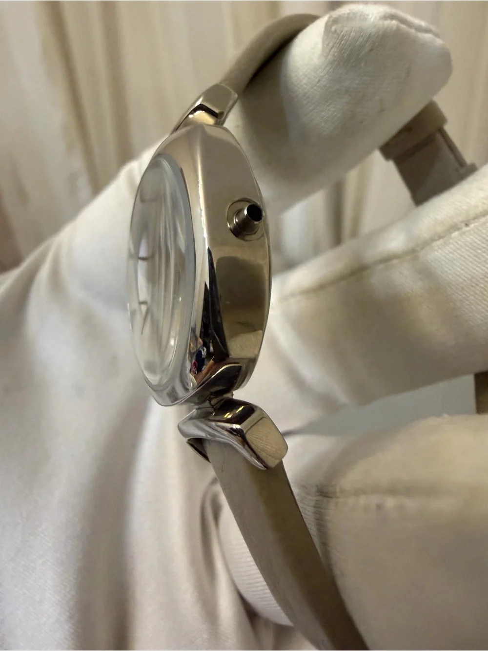Kate Spade Barrow KSW1321 Silver Tone Women's Watch - For Parts or Repair